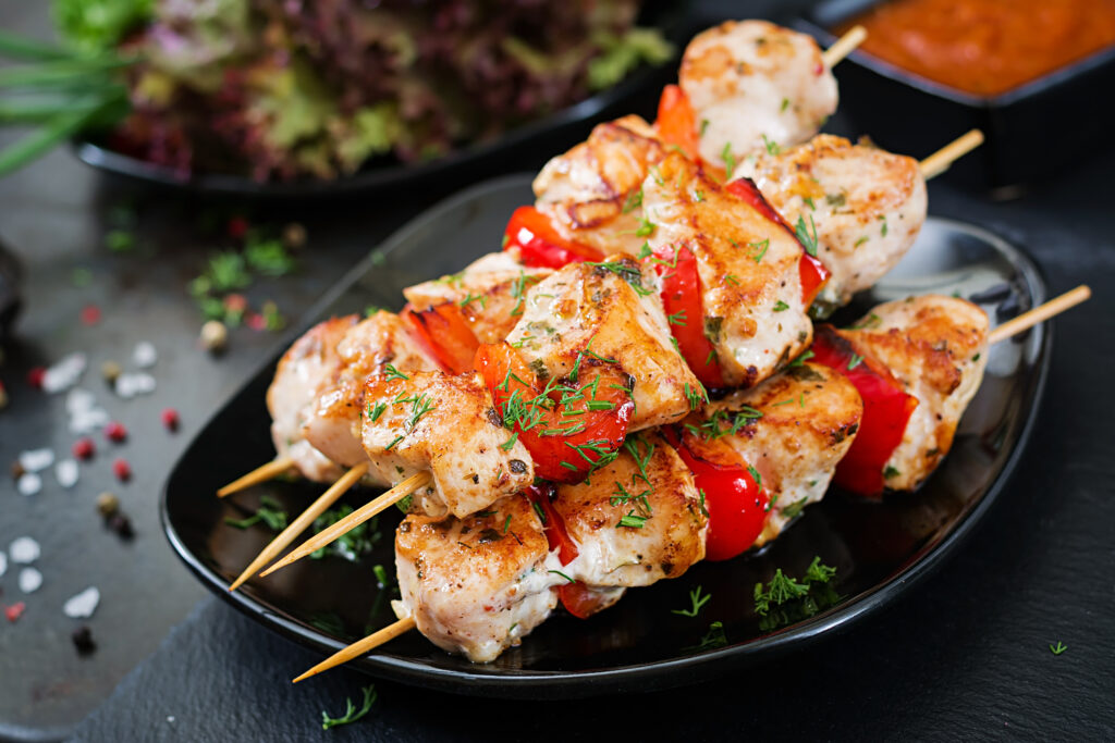 chicken-skewers-with-slices-sweet-peppers-dill